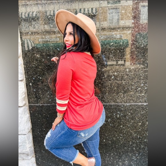 Soft 3/4 sleeve top - Picture 2 of 2